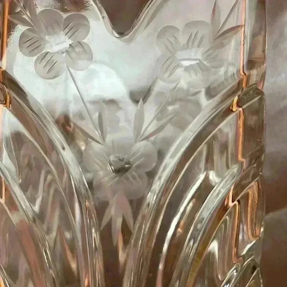 Art Deco 1980's Cut Glass
Crystal Square Shaped Etched Floral Flower  Vase - Picture 4 of 8
